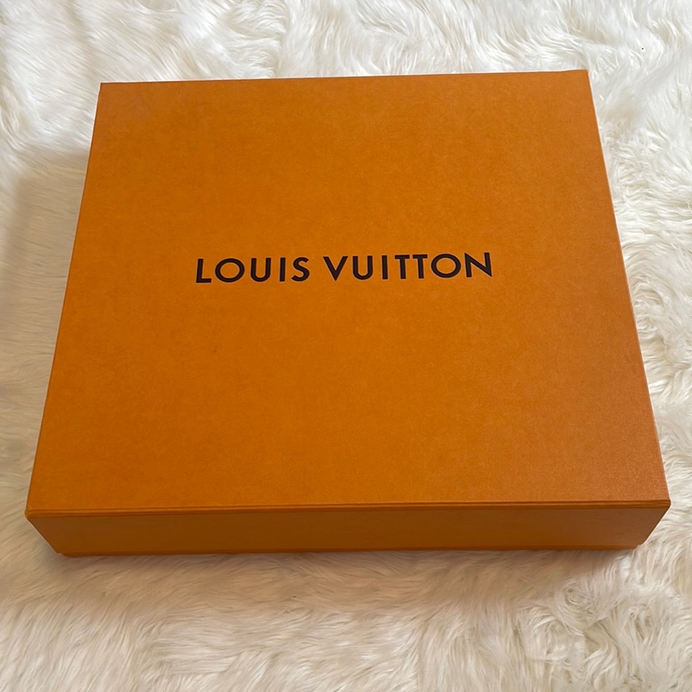 Louis Vuitton box
